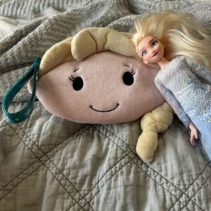 Disney/Hallmark Elsa Frozen Doll with Elsa wristlet purse